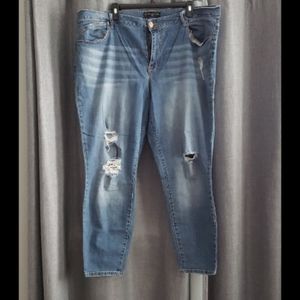 ✨️ BOGO Free ✨️High rise distressed jeans